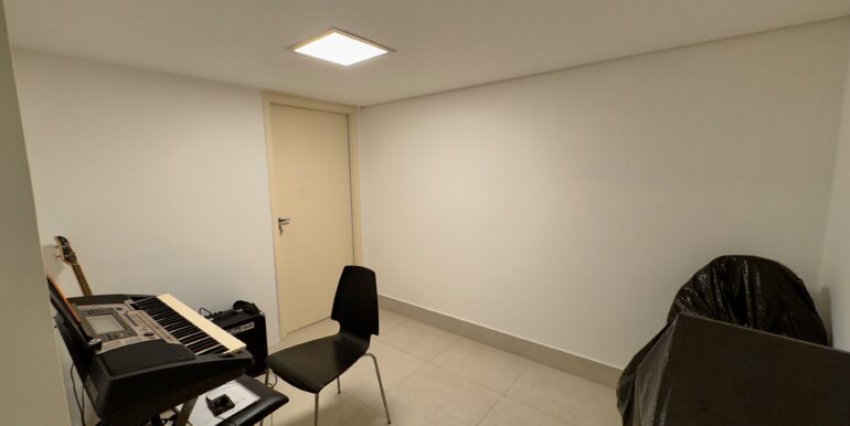 3bd8fdbf-a5c3-42d3-9aca-8ba9a4c51e88