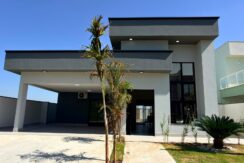 Casa Térrea à VENDA no Condomínio Lagos d Icaraí – Salto/SP